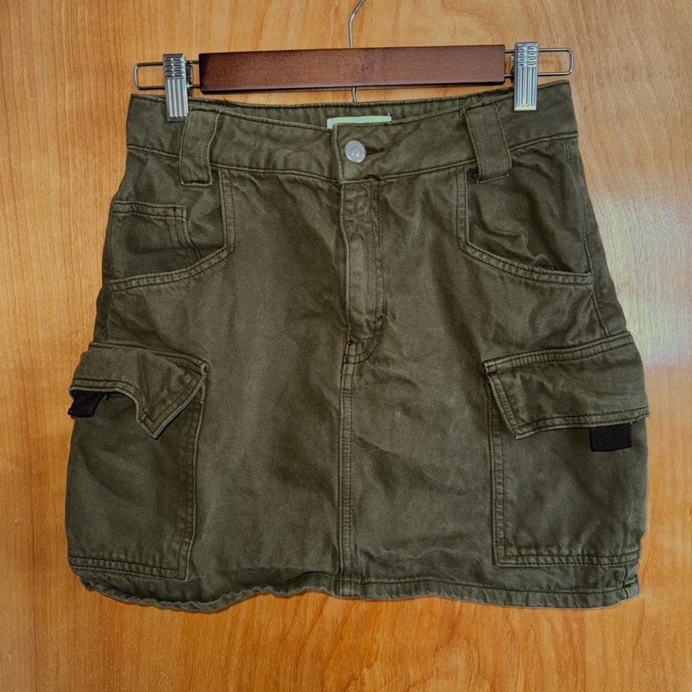 Army green cargo skirt!